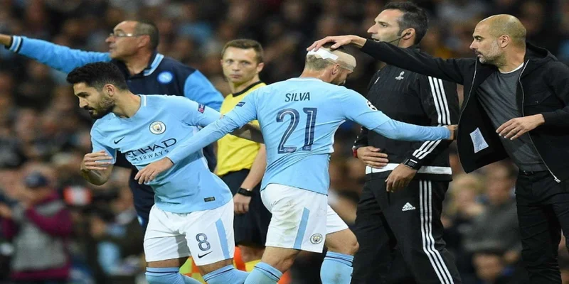 Thay hậu vệ phòng ngự - Chiến thuật phòng ngự tối ưu